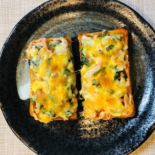 食パンで作る簡単ピザトースト★